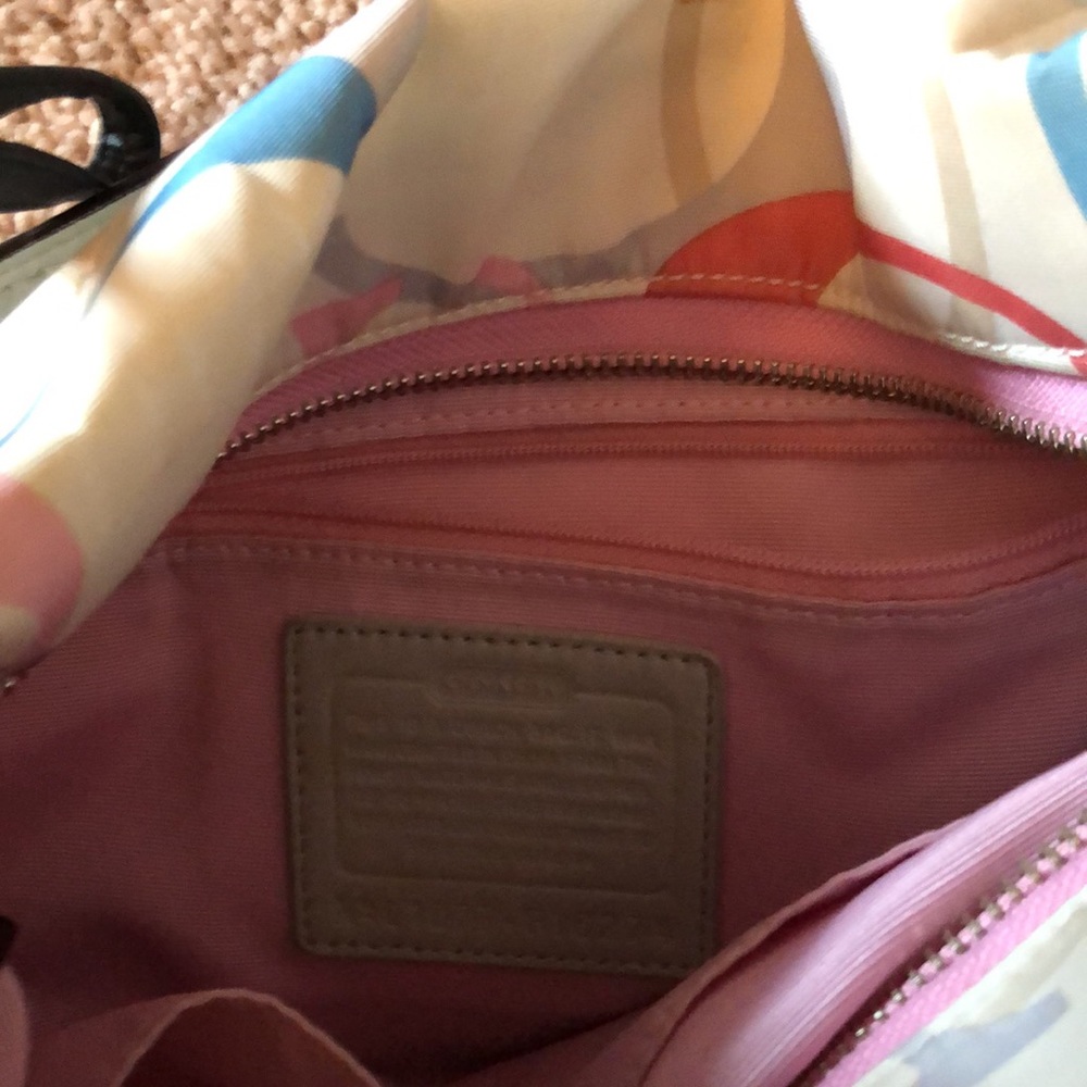 Small hobo coach purse white with many summer colors - Picture 6 of 6
